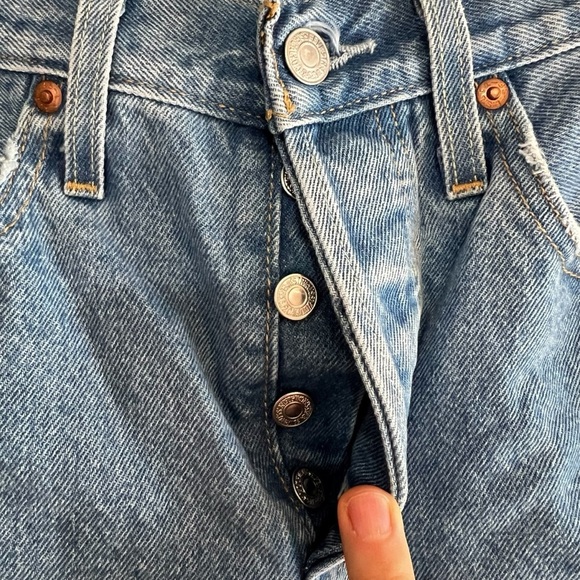 Levi’s 501 cut off jean shorts in classic blue denim size 27 excellent condition - Picture 4 of 12